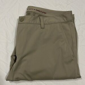 Rhone Commuter® Pant Classic Straight leg • 34x33 • khaki
